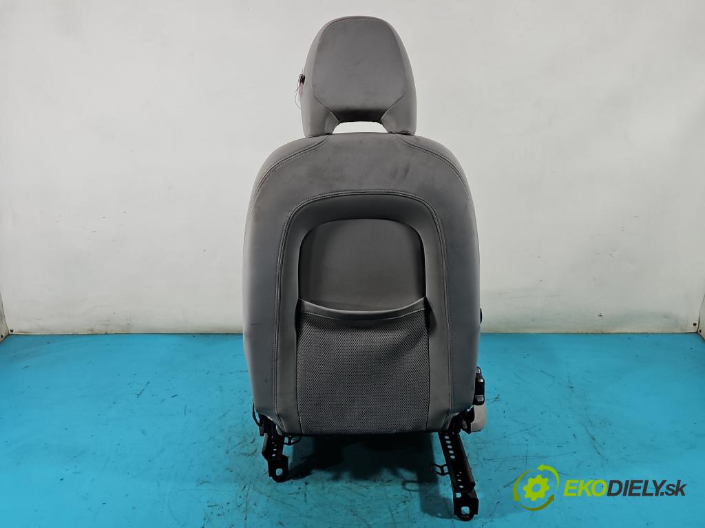 Volvo V50 1.6 16v 101 HP manual 74 kW 1596 cm3 5- Sedačka pravý  (Sedačky, sedadlá)