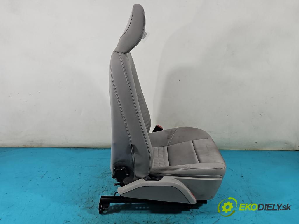 Volvo V50 1.6 16v 101 HP manual 74 kW 1596 cm3 5- Sedačka pravý  (Sedačky, sedadlá)