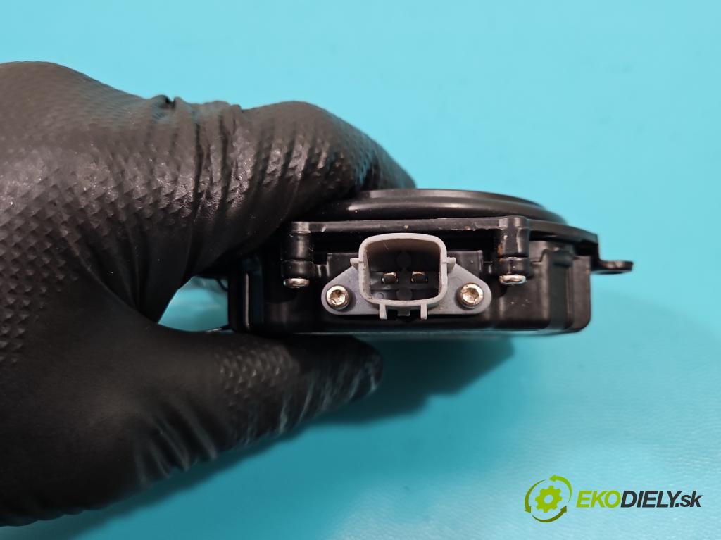 Nissan X-trail II T31 2008-2013 2.0 dci 173KM manual 127 kW 1995 cm3 5- střídač: xenon LENA00L9NHA6454 (Riadiace jednotky xenónu)