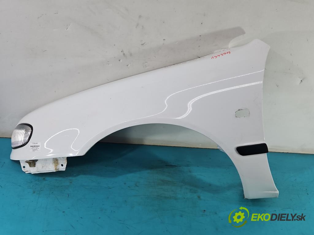 Toyota Corolla E11 1997-2002 1.4 vvti 97KM manual 71 kW 1398 cm3 5- blatnik přední levý  (Predné ľavé)