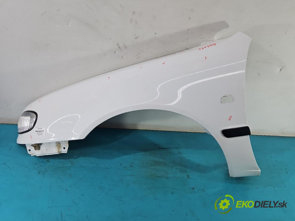 Toyota Corolla E11 1997-2002 1.4 vvti 97KM manual 71 kW 1398 cm3 5- blatnik přední levý  (Predné ľavé)