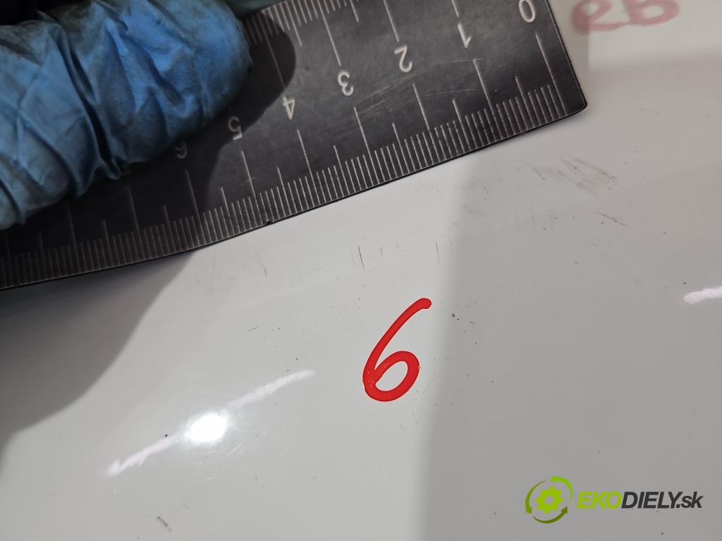 Toyota Corolla E11 1997-2002 1.4 vvti 97KM manual 71 kW 1398 cm3 5- blatnik přední levý  (Predné ľavé)