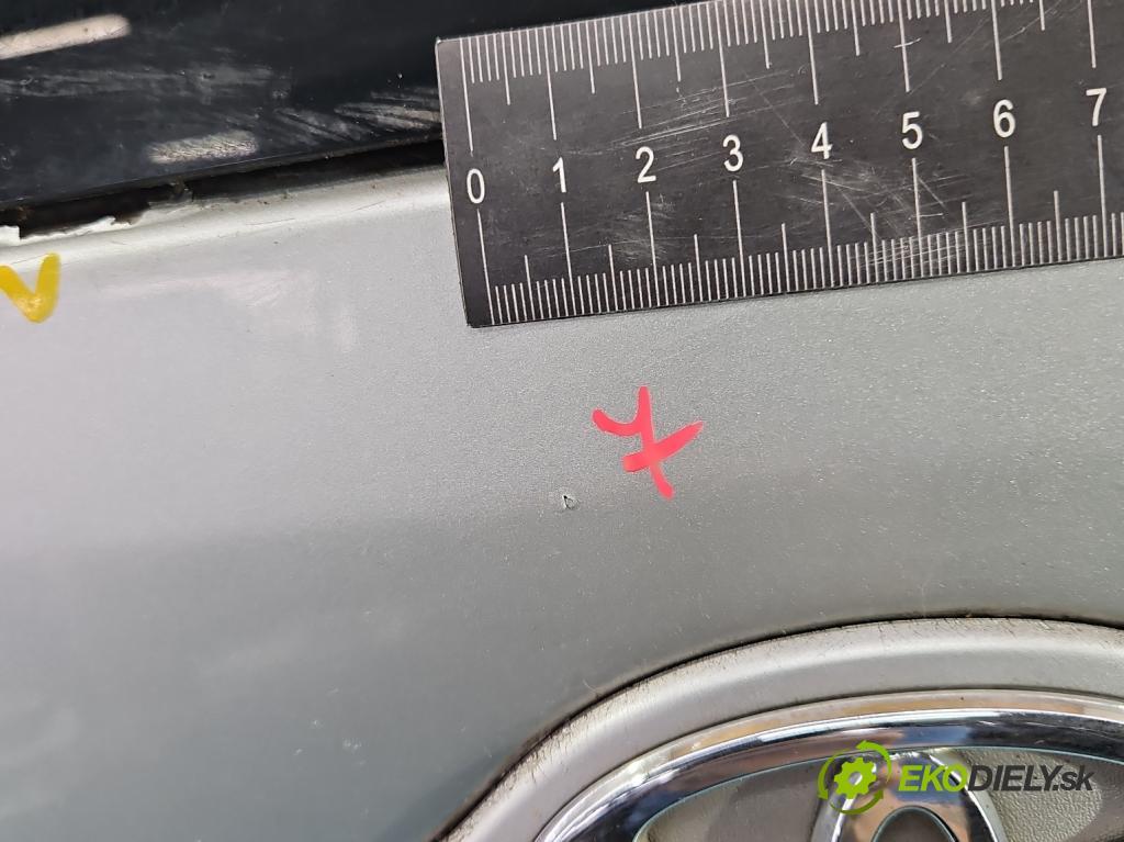 Toyota Corolla E12 2001-2009 2.0 D4D 90 hp manual 66 kW 1995 cm3 5- zadní kufrové dveře  (Zadní kapoty)