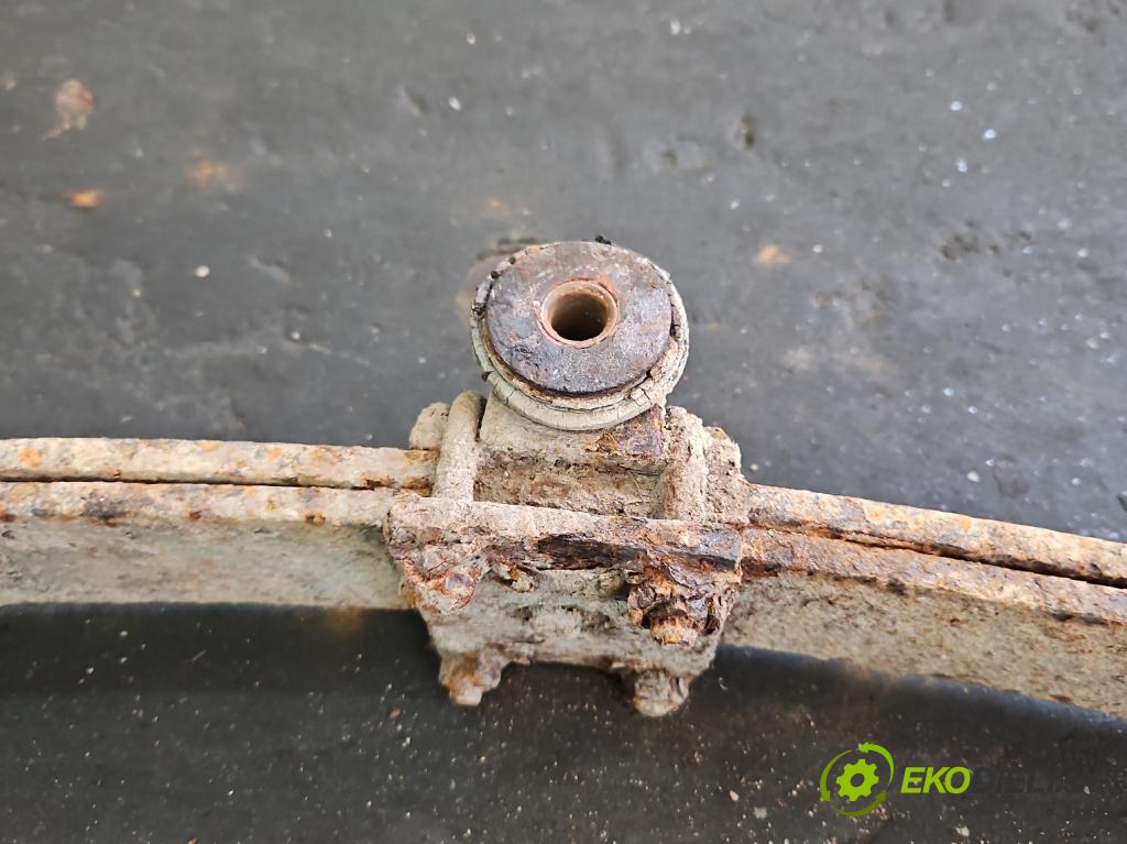 Polonez Caro / Atu 1.5 karburátor: 75 HP manual 55 kW 1481 cm3 5- listové pero