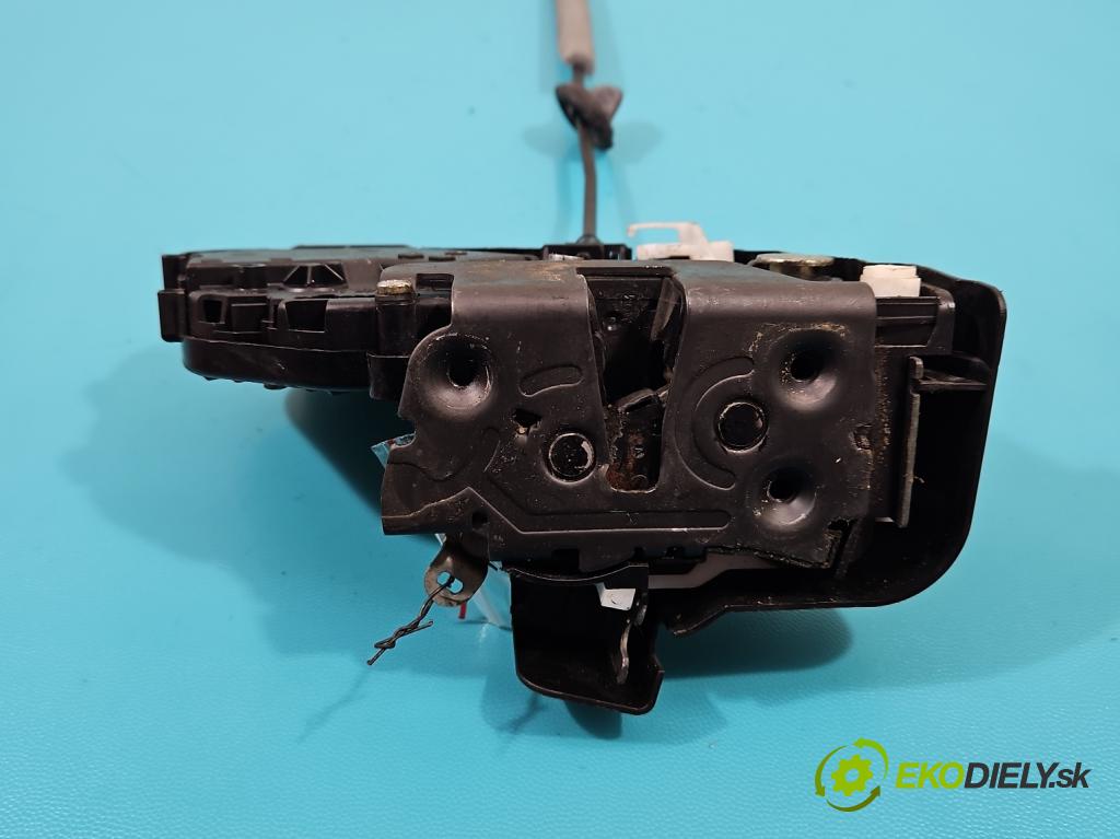 Volvo XC60 I 2008-2017 2.4 D5 175 hp manual 129 kW 2400 cm3 5- zámek zadní pravý 30799318