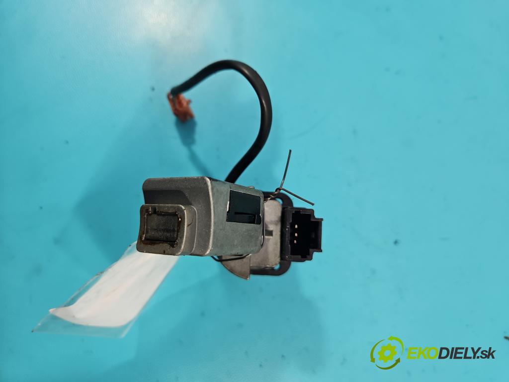 Peugeot 307 1.6 hdi 109 hp manual 80 kW 1560 cm3 5- spínací skříňka  (Spínací skříňky a klíče)