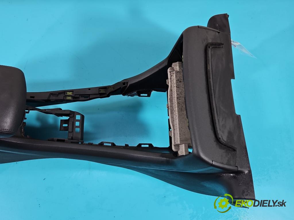 Citroen C5 II 2008-2017 2.0 hdi 163 HP manual 120 kW 1997 cm3 5- operadlo 996044354-01 (Lakťové opierky)