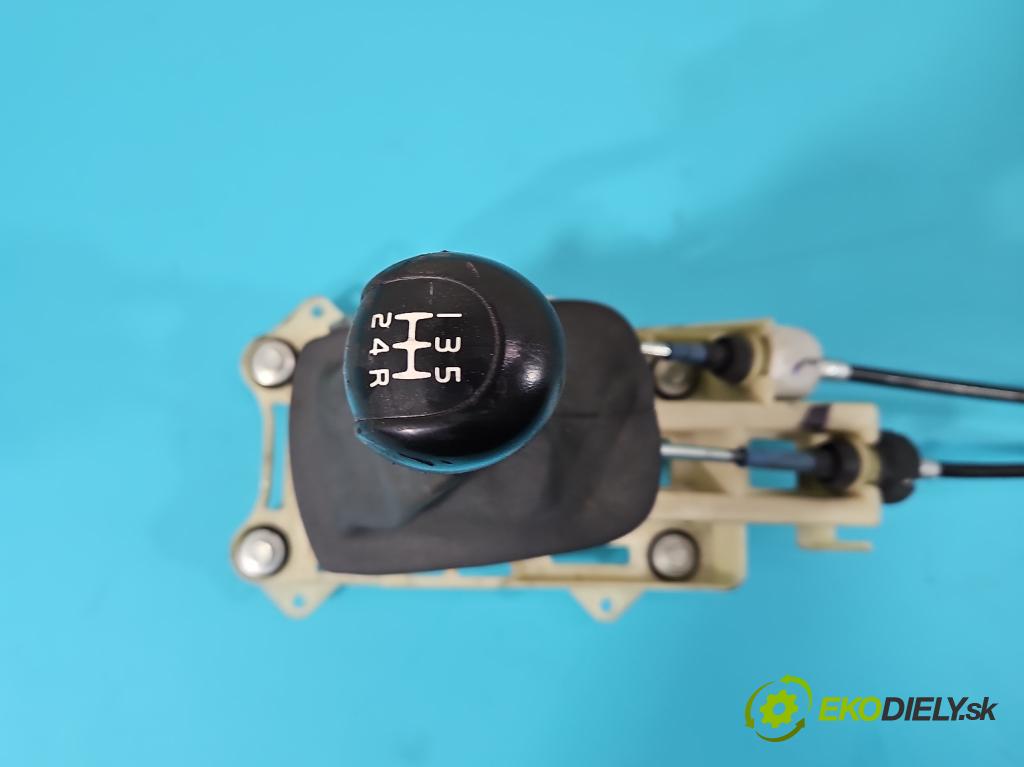 Volvo V50 1.6 16v 101 HP manual 74 kW 1596 cm3 5- Páka: Změny: stupeň,rýchlosť 30759098 (Rýchlostné páky / kulisy)