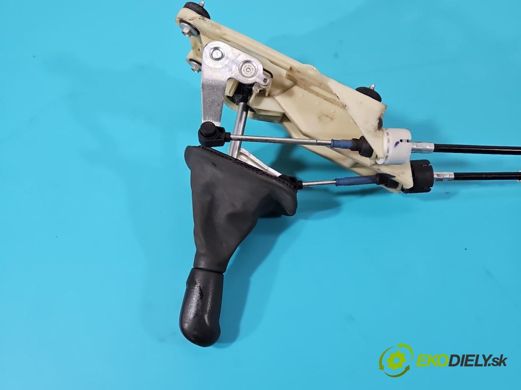 Volvo V50 1.6 16v 101 HP manual 74 kW 1596 cm3 5- Páka: Změny: stupeň,rýchlosť 30759098 (Rýchlostné páky / kulisy)