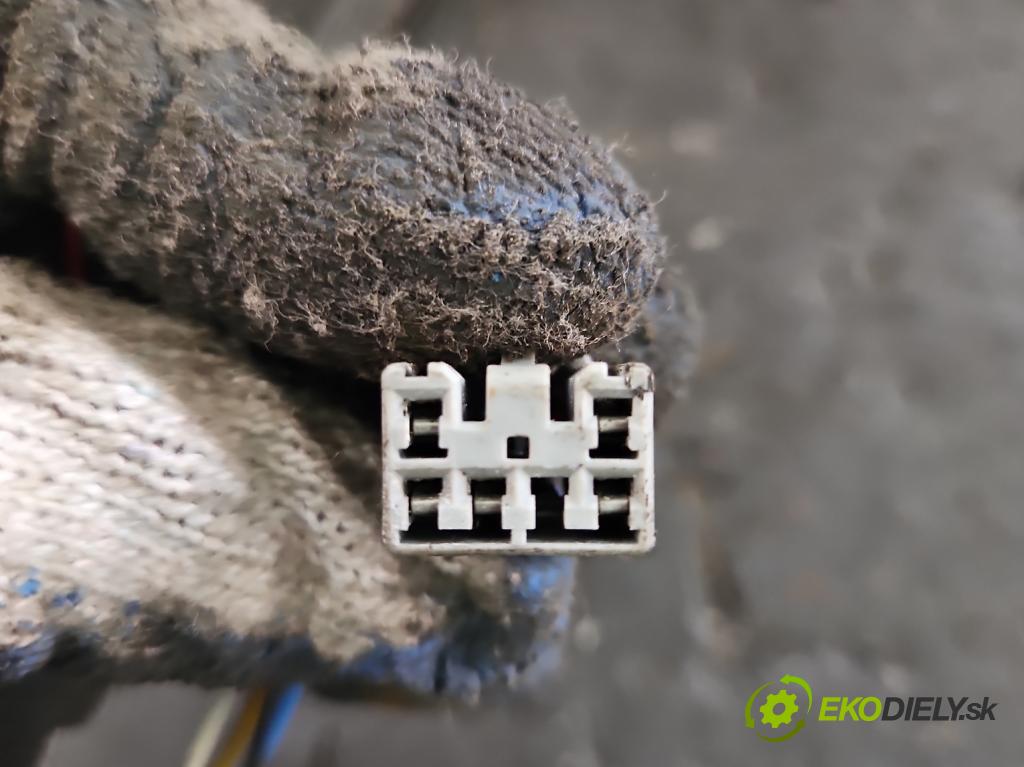 Toyota Corolla E12 2001-2009 2.0 D4D 90 hp manual 66 kW 1995 cm3 5- oko tažné  (Tažná zařízení)