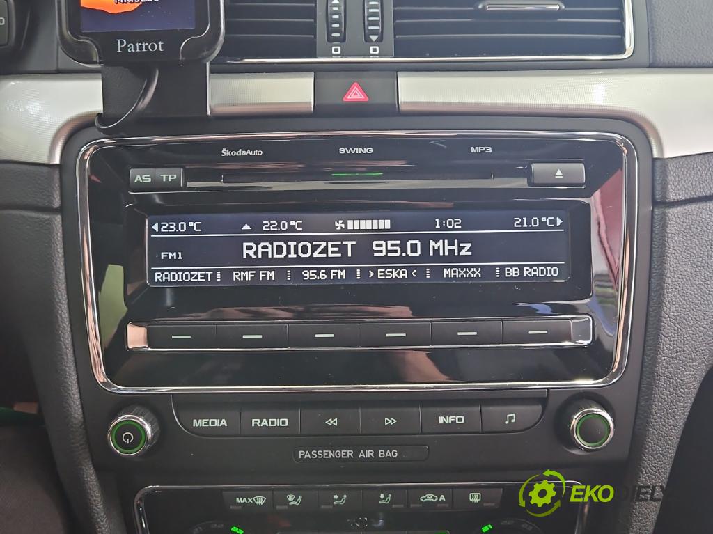 Skoda Superb II 2008-2015 1.6 tdi 105 HP manual 77 kW 1598 cm3 5- Radio originál 3T0035161G