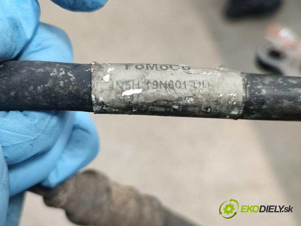 Volvo V50 1.6 16v 101 HP manual 74 kW 1596 cm3 5- rúrka klimatizácie 4N5H-19N602-DD