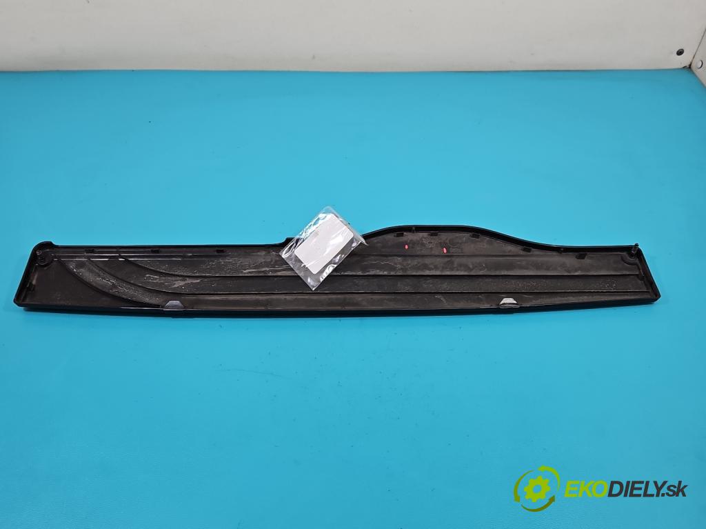 Vw Passat B8 2014 - 2.0 tdi 150 hp automatic 110 kW 1968 cm3 5- kryt plastová 5Q0129954A