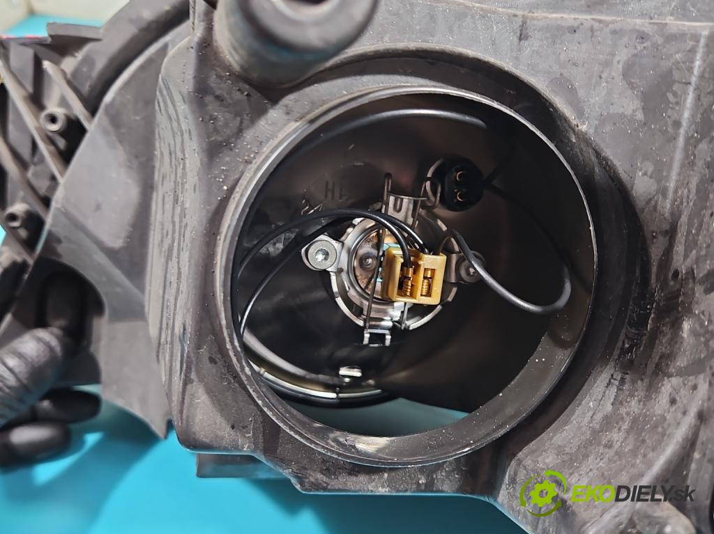 Opel Astra III 2004-2014 1.7 CDTI 110 HP manual 81 kW 1686 cm3 5- Reflektor: pravý  (Pravé)