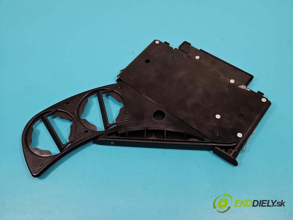 Vw Passat B5 1995-2005 1.6b 101 HP manual 74 kW 1595 cm3 5- Rukojeť: na nápoje: 3B1858569 (Úchyty, držiaky na nápoje)