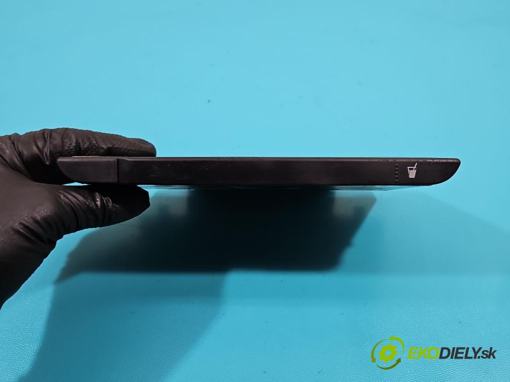 Vw Passat B5 1995-2005 1.6b 101 HP manual 74 kW 1595 cm3 5- Rukojeť: na nápoje: 3B1858569 (Úchyty, držiaky na nápoje)