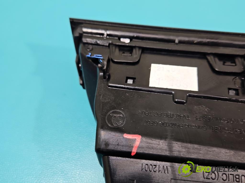 Skoda Superb II 2008-2015 1.6 tdi 105 HP manual 77 kW 1598 cm3 5- Mřížka: kúrenia stredová 3T0820951A (Mriežky kúrenia (fukáre))