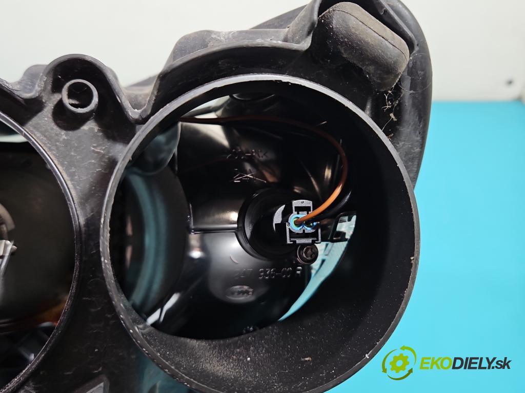 Skoda Superb II 2008-2015 1.6 tdi 105 HP manual 77 kW 1598 cm3 5- Reflektor: pravý  (Pravé)