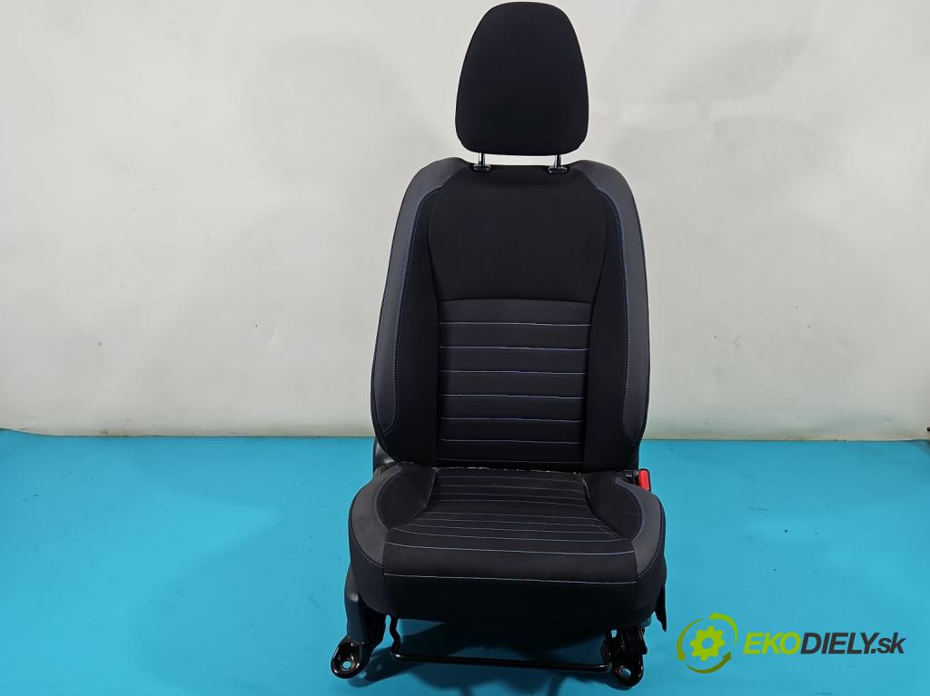 Toyota Yaris III 2011-2020 1.5 VVTi 111KM manual 82 kW 1496 cm3 5- Sedačka pravý  (Sedačky, sedadlá)