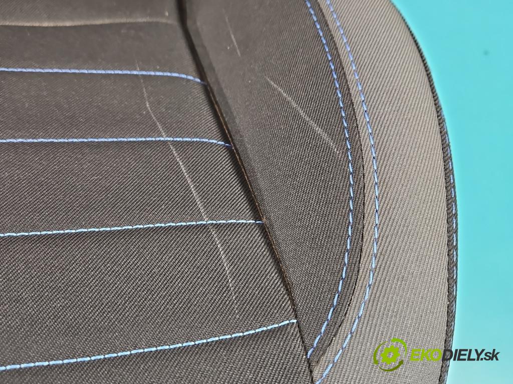 Toyota Yaris III 2011-2020 1.5 VVTi 111KM manual 82 kW 1496 cm3 5- Sedačka pravý  (Sedačky, sedadlá)