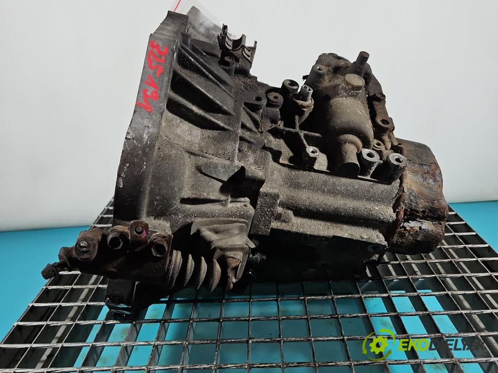 Toyota Corolla E11 1997-2002 1.4 vvti 97KM manual 71 kW 1398 cm3 5- prevodovka stupeň,rýchlosť manual C60 2