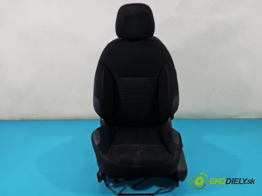 Peugeot 208 I 2012-2019 1.6 hdi 92 HP manual 68 kW 1560 cm3 5- Sedačka ľavý  (Sedačky, sedadlá)