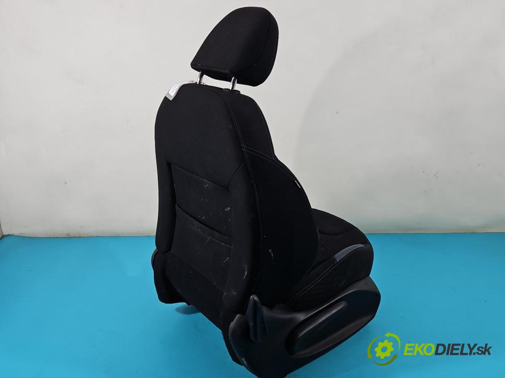 Peugeot 208 I 2012-2019 1.6 hdi 92 HP manual 68 kW 1560 cm3 5- Sedačka pravý  (Sedačky, sedadlá)
