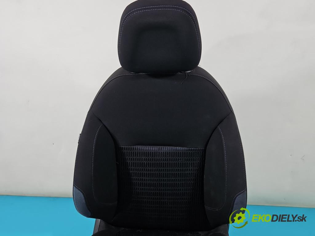 Peugeot 208 I 2012-2019 1.6 hdi 92 HP manual 68 kW 1560 cm3 5- Sedačka pravý  (Sedačky, sedadlá)