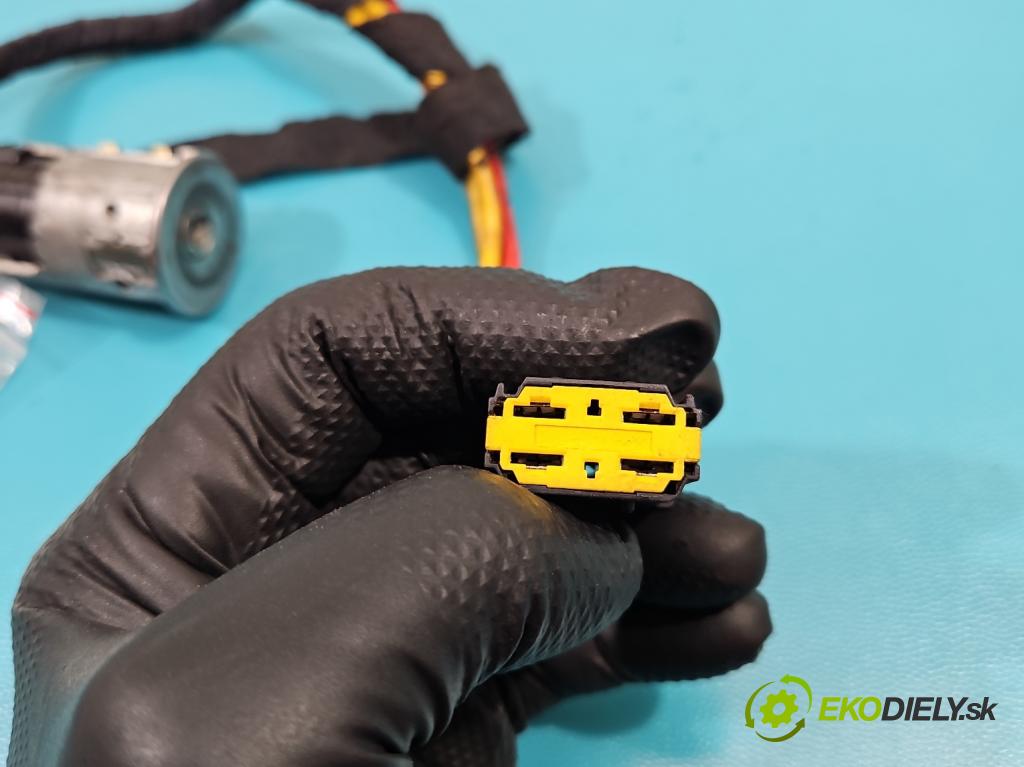 Renault Clio II 1998-2012 1,2.0 16v 75 HP manual 55 kW 1149 cm3 5- Spínačka  (Spínacie skrinky a kľúče)