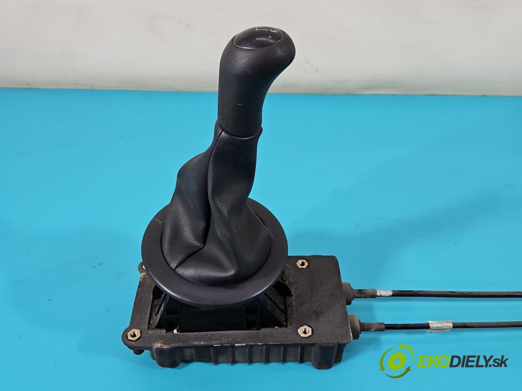 Renault Megane II 2003-2008 1.6 16V 113 HP manual 83 kW 1598 cm3 3- Páka: Změny: stupeň,rýchlosť 8200105010 (Rýchlostné páky / kulisy)