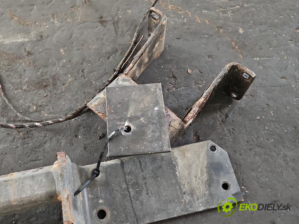 Opel Meriva A 2002-2010 1.7 cdti 101 hp manual 74 kW 1686 cm3 5- oko tažné  (Tažná zařízení)