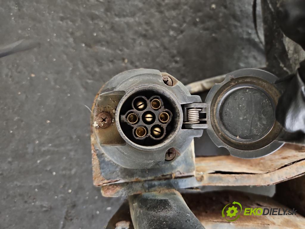 Opel Meriva A 2002-2010 1.7 cdti 101 hp manual 74 kW 1686 cm3 5- oko tažné  (Tažná zařízení)