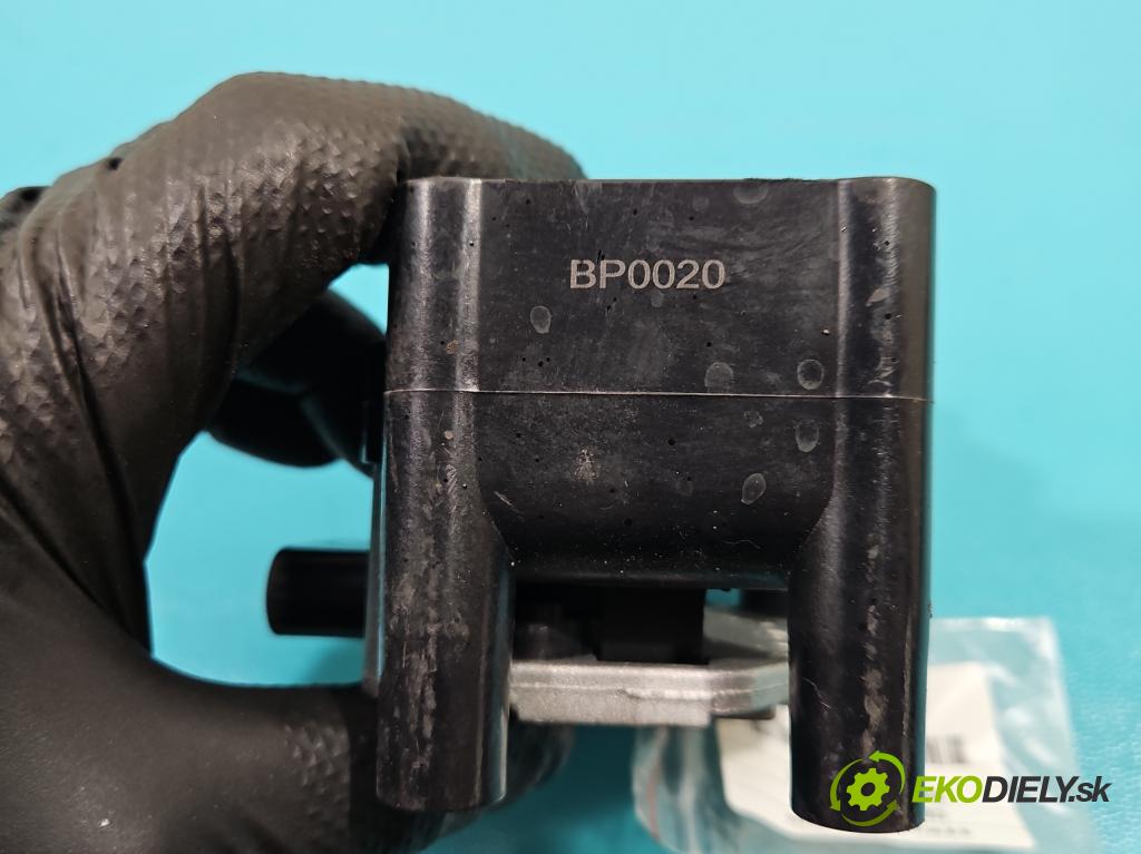 Vw Passat B5 1995-2005 1.6b 101 HP manual 74 kW 1595 cm3 5- cievka zapaľovacia  (Zapaľovacie cievky, moduly)