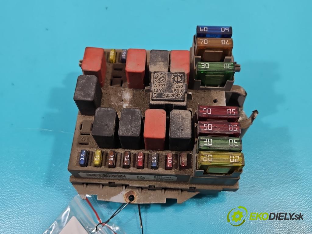 Fiat Stilo 1.9 jtd 116 hp manual 85 kW 1910 cm3 5- skříňka pojistková 51724394 (Pojistkové skříňky)