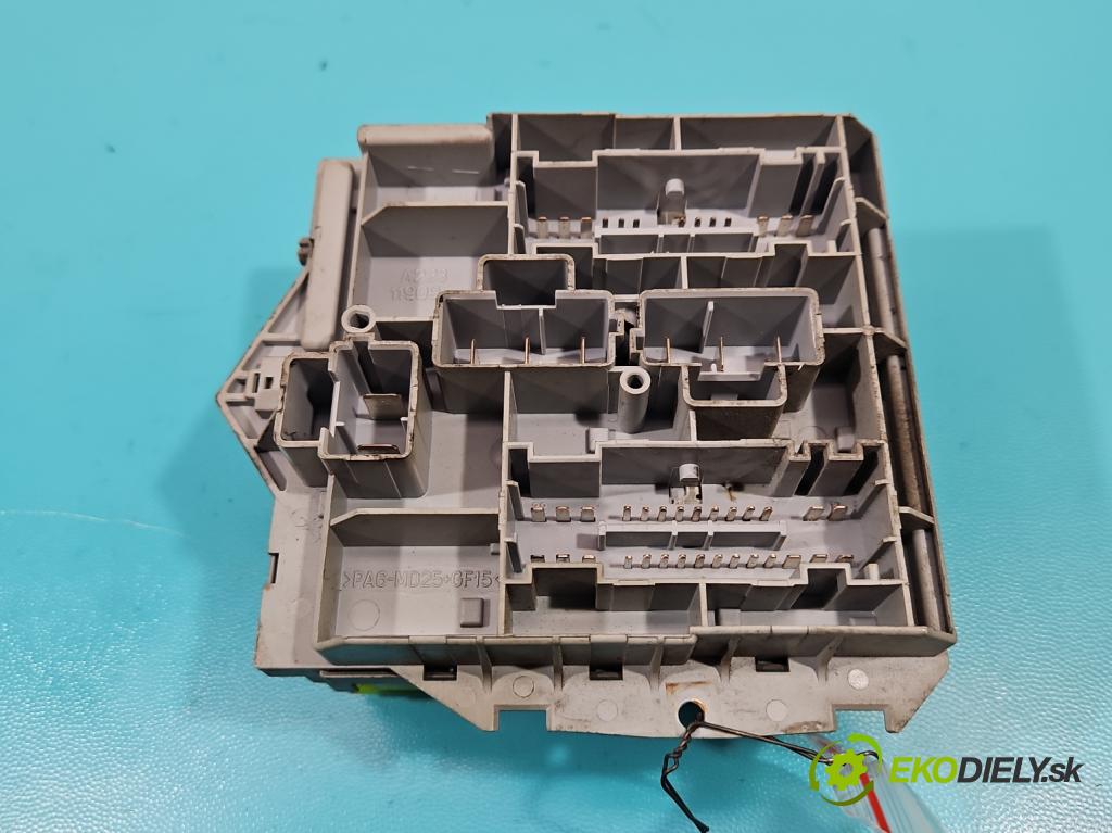 Fiat Stilo 1.9 jtd 116 hp manual 85 kW 1910 cm3 5- skříňka pojistková 51724394 (Pojistkové skříňky)