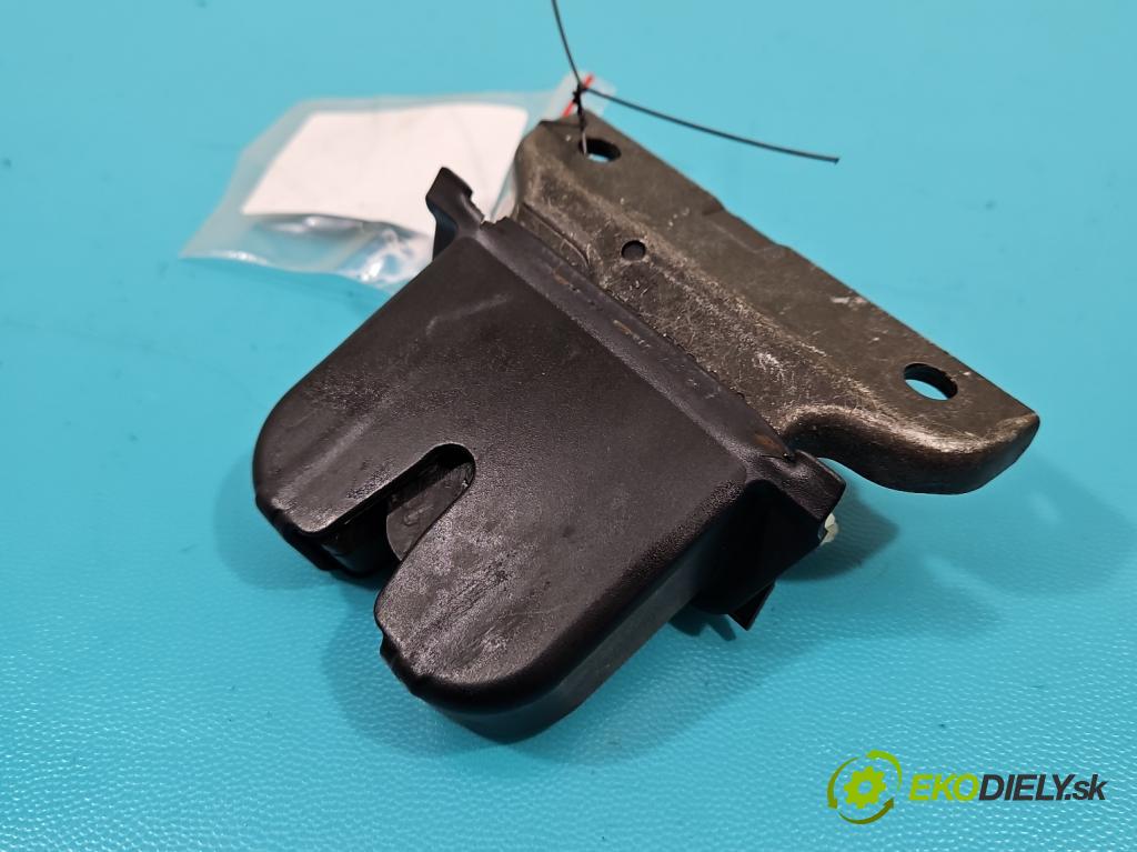 Audi A3 8L 1996-2003 1.8 20v 125 hp manual 92 kW 1781 cm3 5- zámek kufrových dveří zadní 8L0827520C