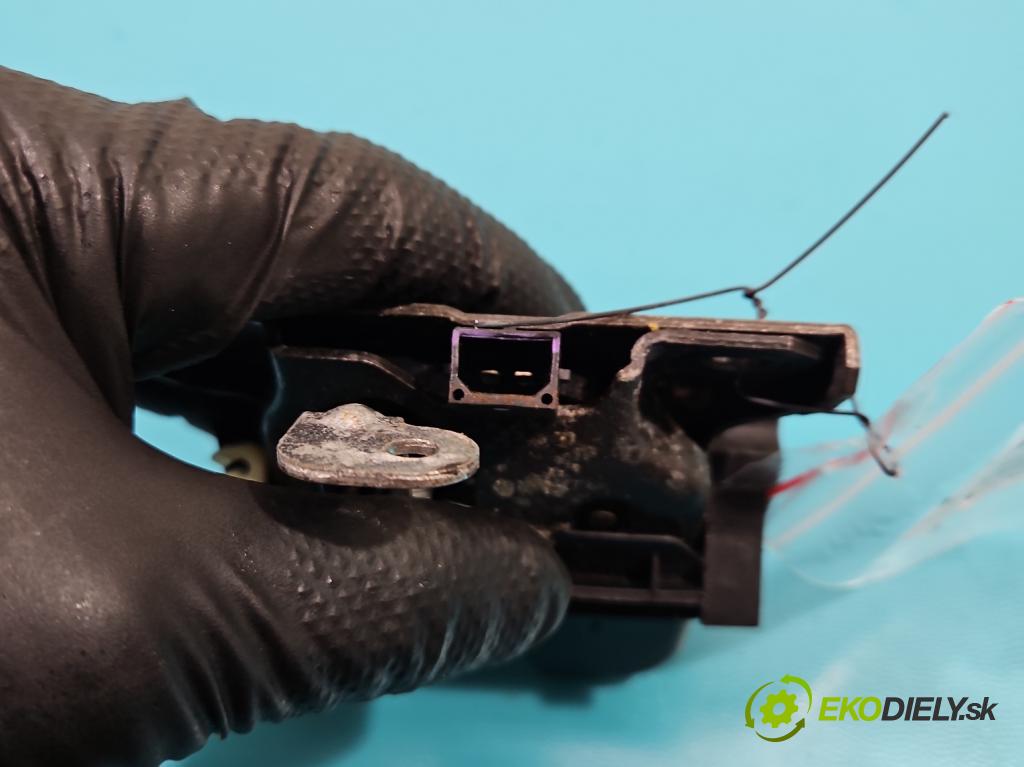 Audi A3 8L 1996-2003 1.8 20v 125 hp manual 92 kW 1781 cm3 5- zámek kufrových dveří zadní 8L0827520C