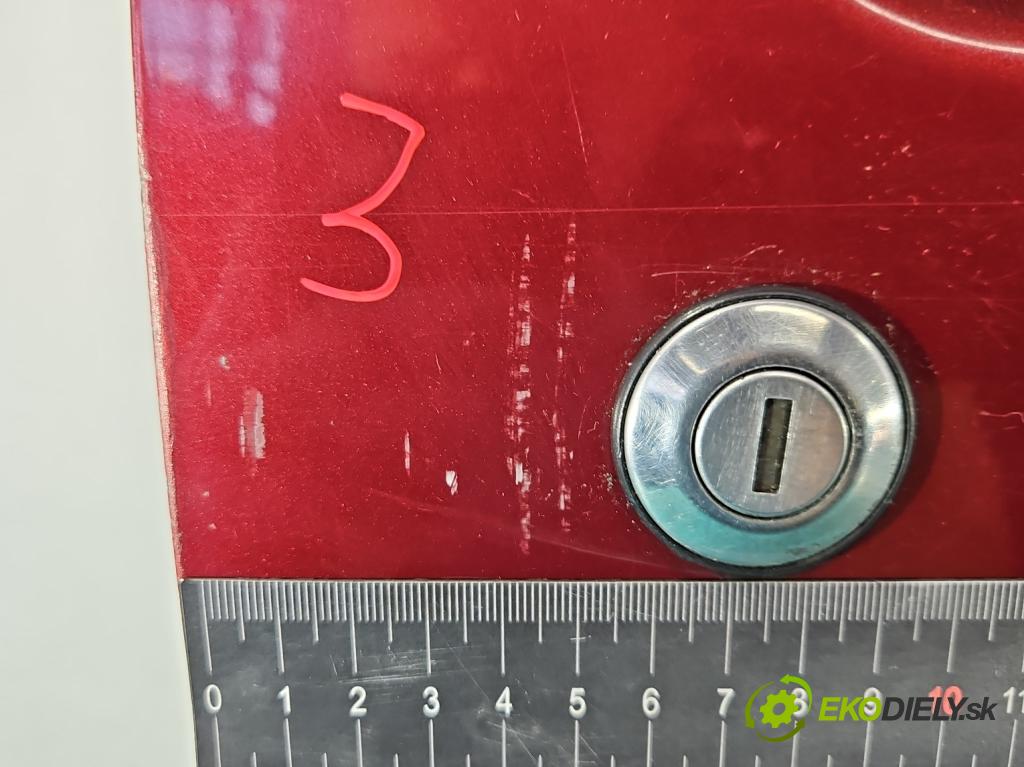 Fiat Seicento 0.9b 39 HP manual 29 kW 900 cm3 3- dvere predné pravé  (Ostatné)