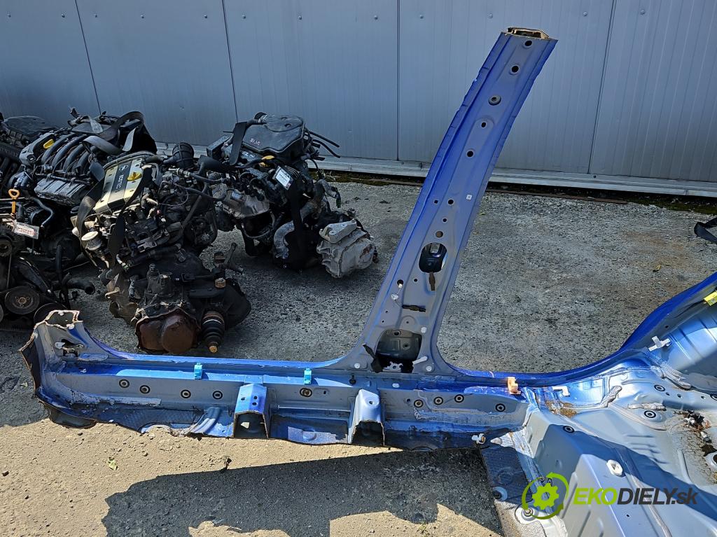 Toyota Yaris III 2011-2020 1.5 VVTi 111KM manual 82 kW 1496 cm3 5- práh pravý  (Ostatní)