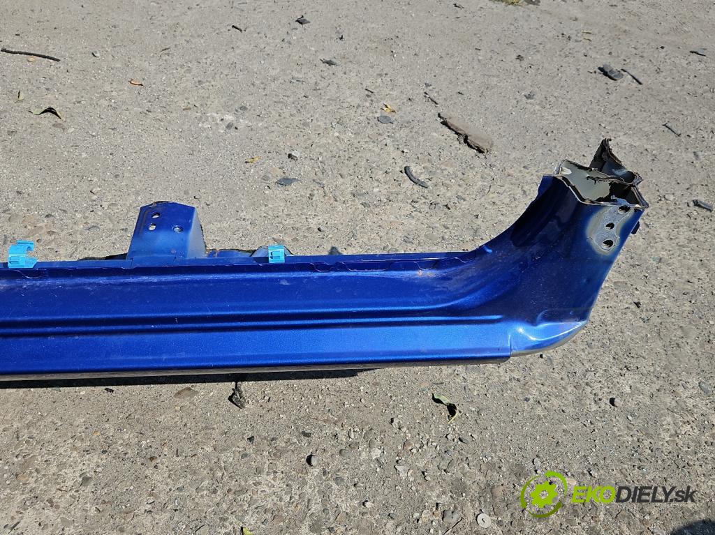 Toyota Yaris III 2011-2020 1.5 VVTi 111KM manual 82 kW 1496 cm3 5- práh pravý  (Ostatní)