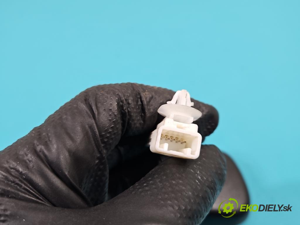 Toyota Yaris III 2011-2020 1.5 VVTi 111KM manual 82 kW 1496 cm3 5- zpětné zrcátko vnitřní 87810-0D100 (Světla vnitřní)