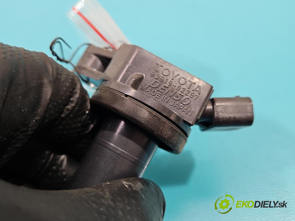 Toyota Yaris III 2011-2020 1.5 VVTi 111KM manual 82 kW 1496 cm3 5- cievka zapaľovacia 90919-02257 (Zapaľovacie cievky, moduly)