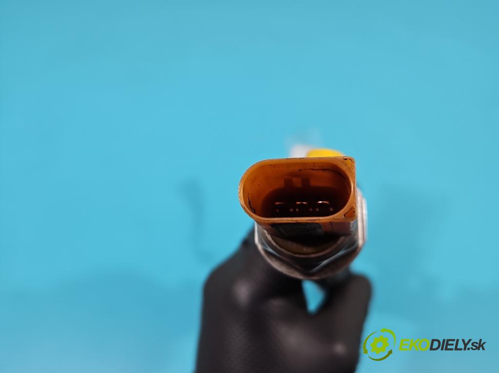 Skoda Superb II 2008-2015 1.6 tdi 105 HP manual 77 kW 1598 cm3 5- lišta vstrekovacia 03L130089B (Vstrekovacie lišty)