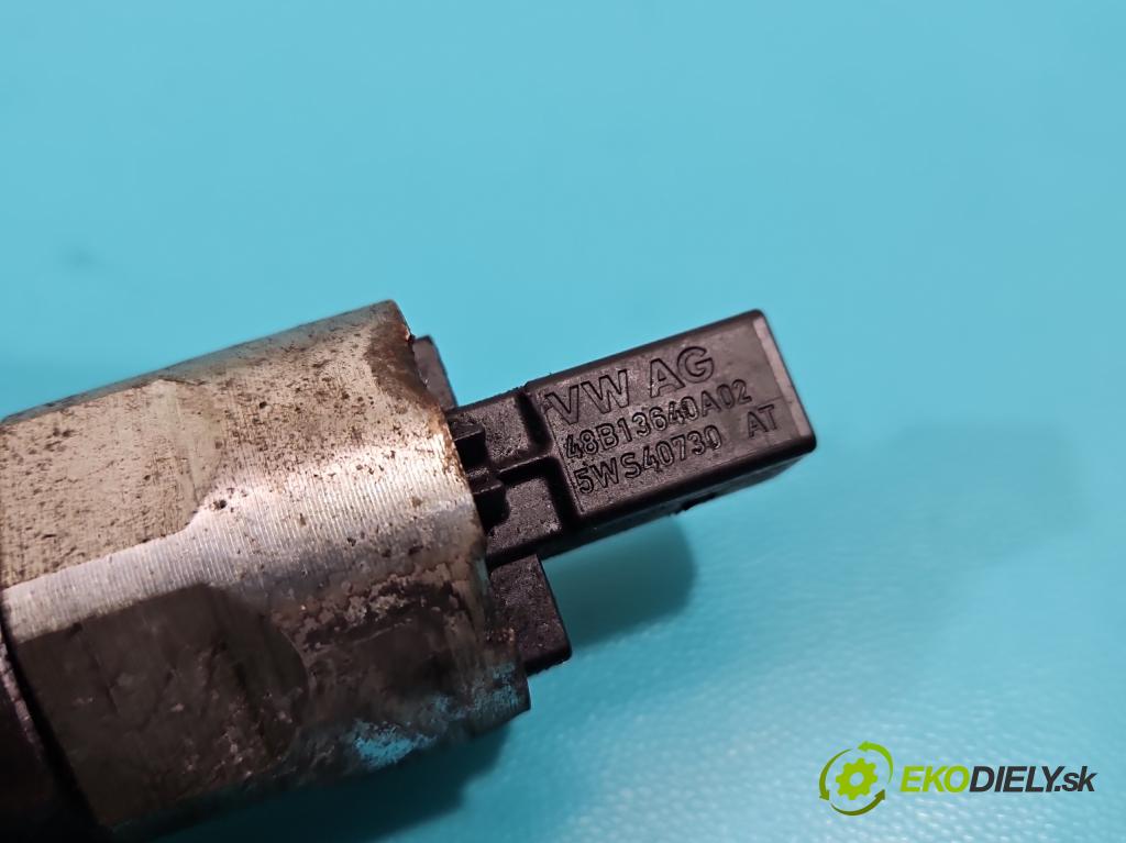 Skoda Superb II 2008-2015 1.6 tdi 105 HP manual 77 kW 1598 cm3 5- lišta vstrekovacia 03L130089B (Vstrekovacie lišty)