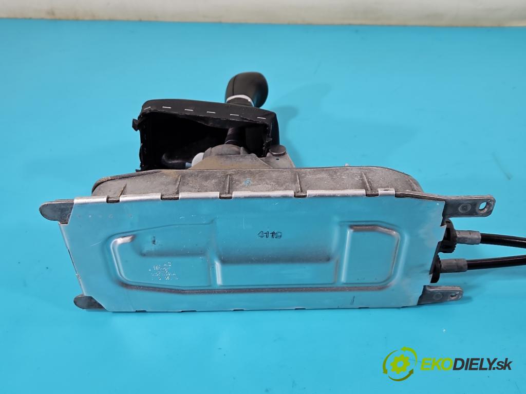 Skoda Superb II 2008-2015 1.6 tdi 105 HP manual 77 kW 1598 cm3 5- Páka: Změny: stupeň,rýchlosť 3T0711049D (Rýchlostné páky / kulisy)