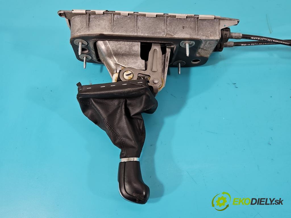 Skoda Superb II 2008-2015 1.6 tdi 105 HP manual 77 kW 1598 cm3 5- Páka: Změny: stupeň,rýchlosť 3T0711049D (Rýchlostné páky / kulisy)