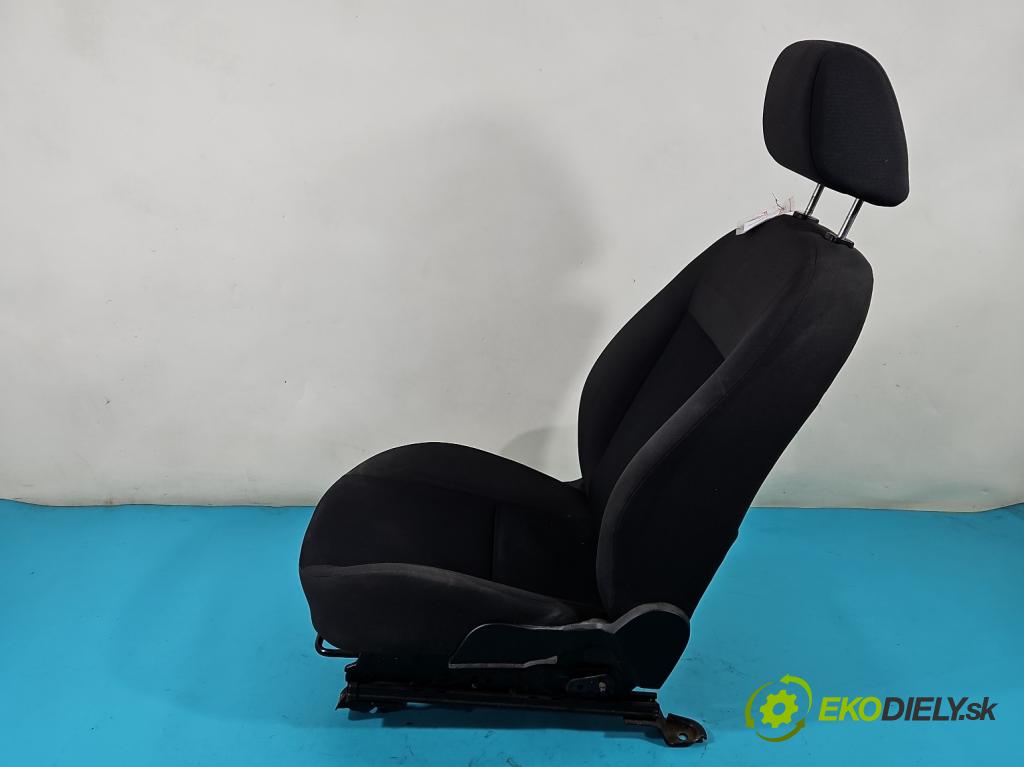 Ford Focus Mk2 2004-2011 1.6 tdci 90 HP manual 66 kW 1560 cm3 5- Sedačka pravý  (Sedačky, sedadlá)