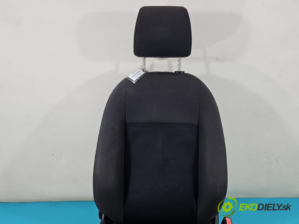 Ford Focus Mk2 2004-2011 1.6 tdci 90 HP manual 66 kW 1560 cm3 5- Sedačka ľavý  (Sedačky, sedadlá)