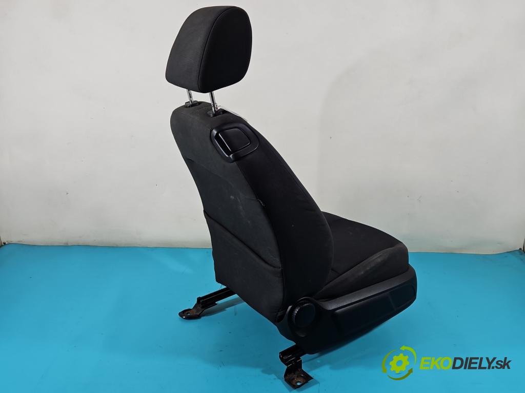 Ford Focus Mk2 2004-2011 1.6 tdci 90 HP manual 66 kW 1560 cm3 5- Sedačka ľavý  (Sedačky, sedadlá)