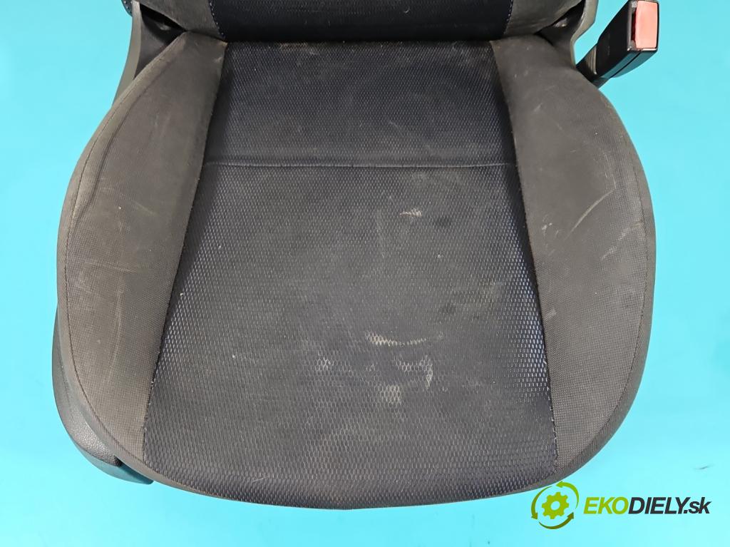 Ford Focus Mk2 2004-2011 1.6 tdci 90 HP manual 66 kW 1560 cm3 5- Sedačka ľavý  (Sedačky, sedadlá)
